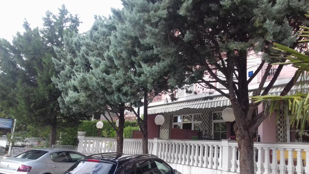 Apartmani Royal Zganec Crikvenica Exterior foto